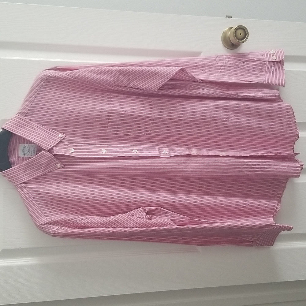 Brooks Brothers large slim fit men's shirt 100% cotton. Excellent condition